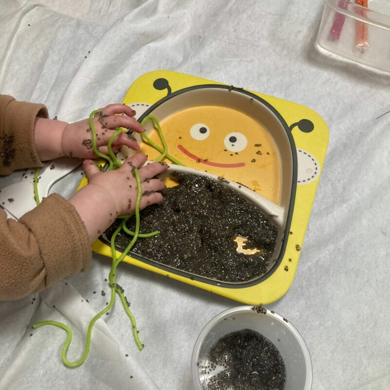 Les Polinsons - Bébé patouille et exploration sensorielle