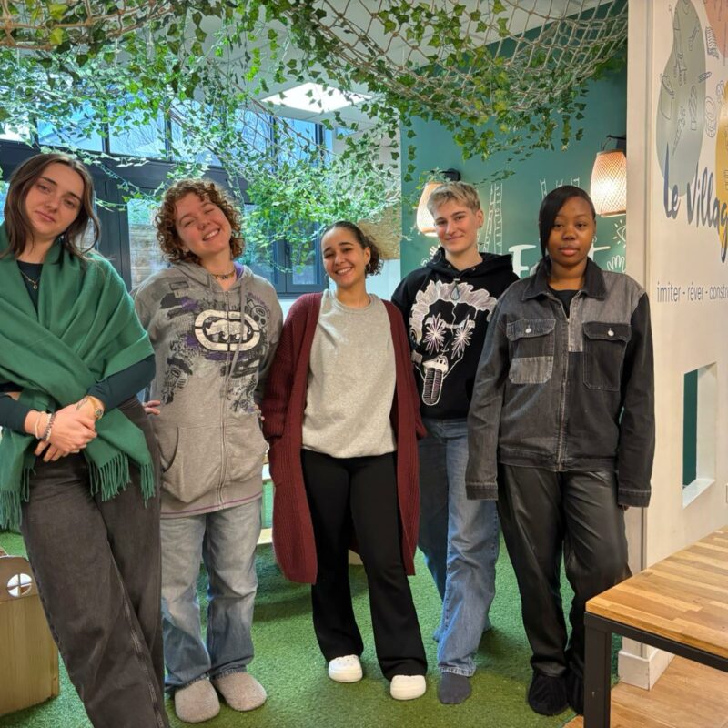 Les Polisons - Emilie, Martha, Juliette, Elmire, Louane et Camille 